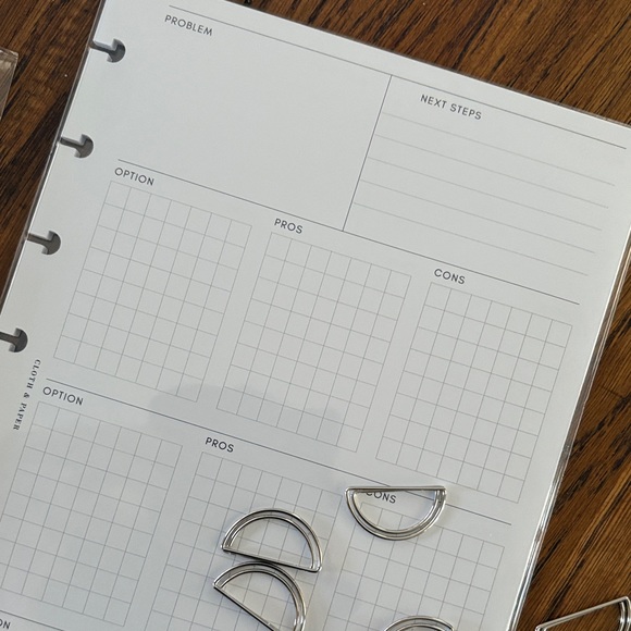 Cloth and Paper bundle - Picture 14 of 16